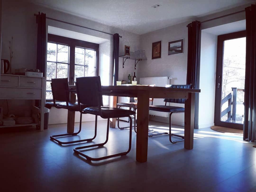 Bed & Breakfast Vallee De L'Ourthe Marcourt Bagian luar foto