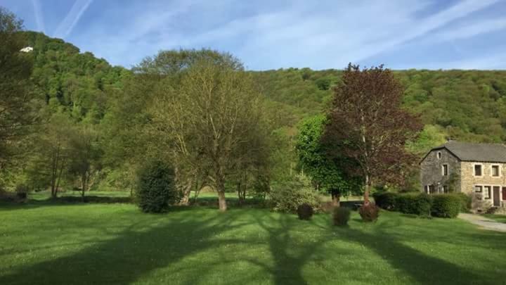 Bed & Breakfast Vallee De L'Ourthe Marcourt Bagian luar foto