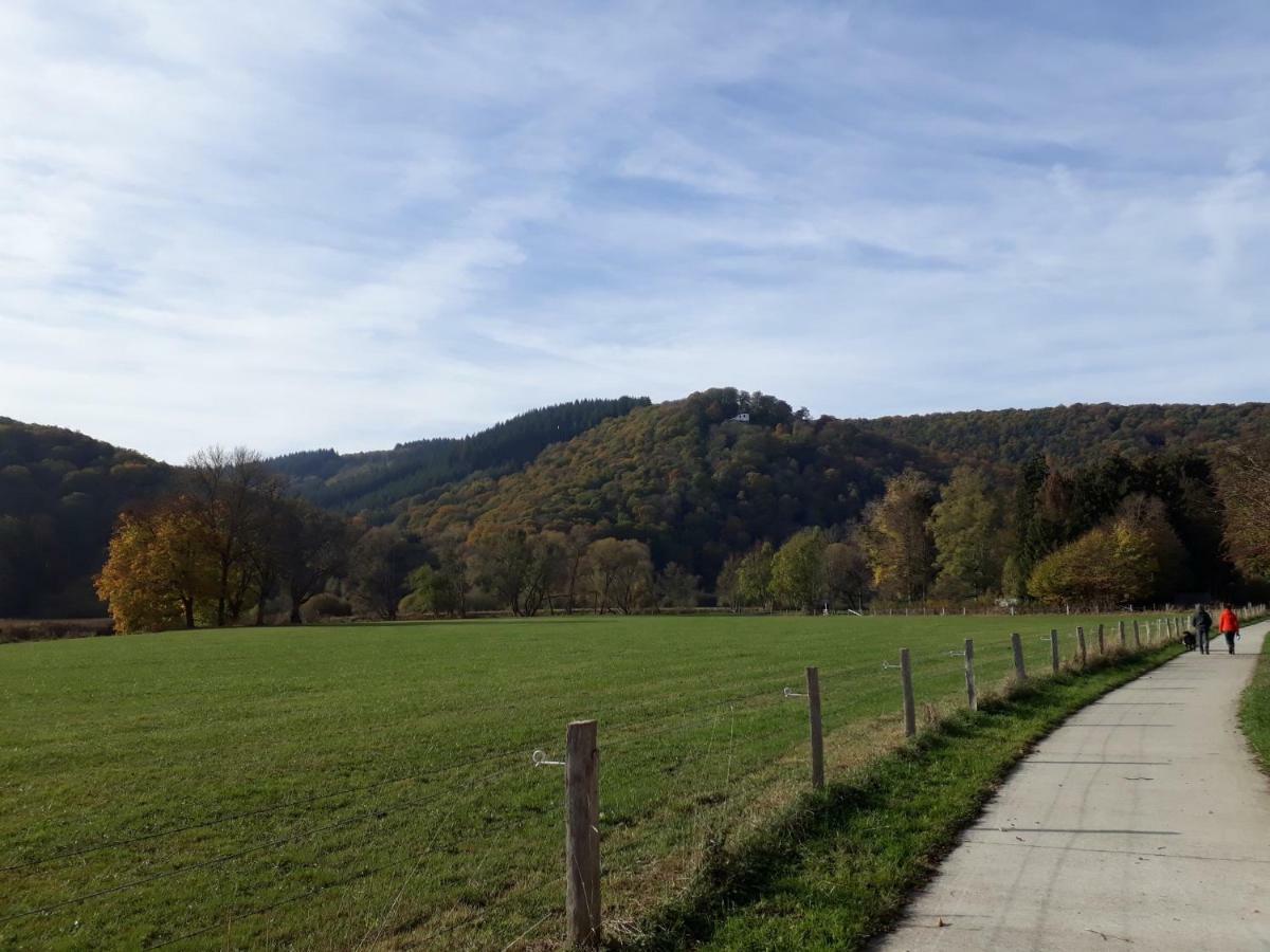 Bed & Breakfast Vallee De L'Ourthe Marcourt Bagian luar foto