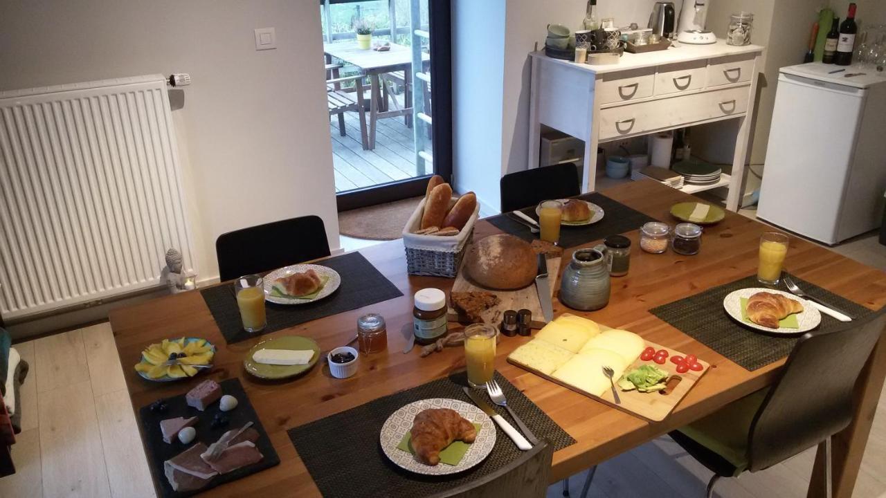 Bed & Breakfast Vallee De L'Ourthe Marcourt Bagian luar foto
